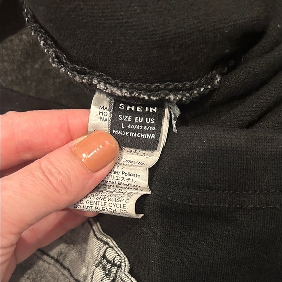 SHEIN Black and Gray Knit Top - Picture 2 of 4